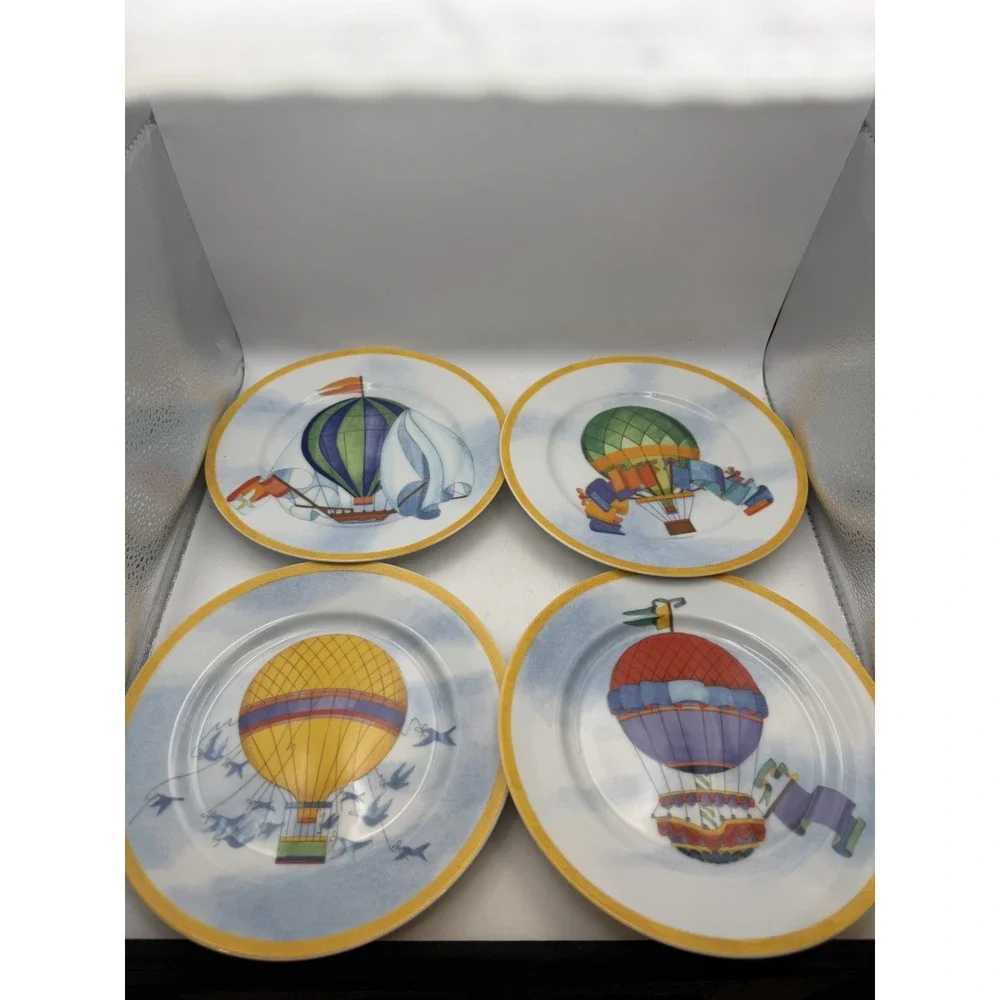 Williams Sonoma Montgolfière 4 Salad Plates Hot Air Balloons 4 Different Motifs
